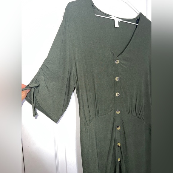💚 Army Green Button Dress - Picture 2 of 8